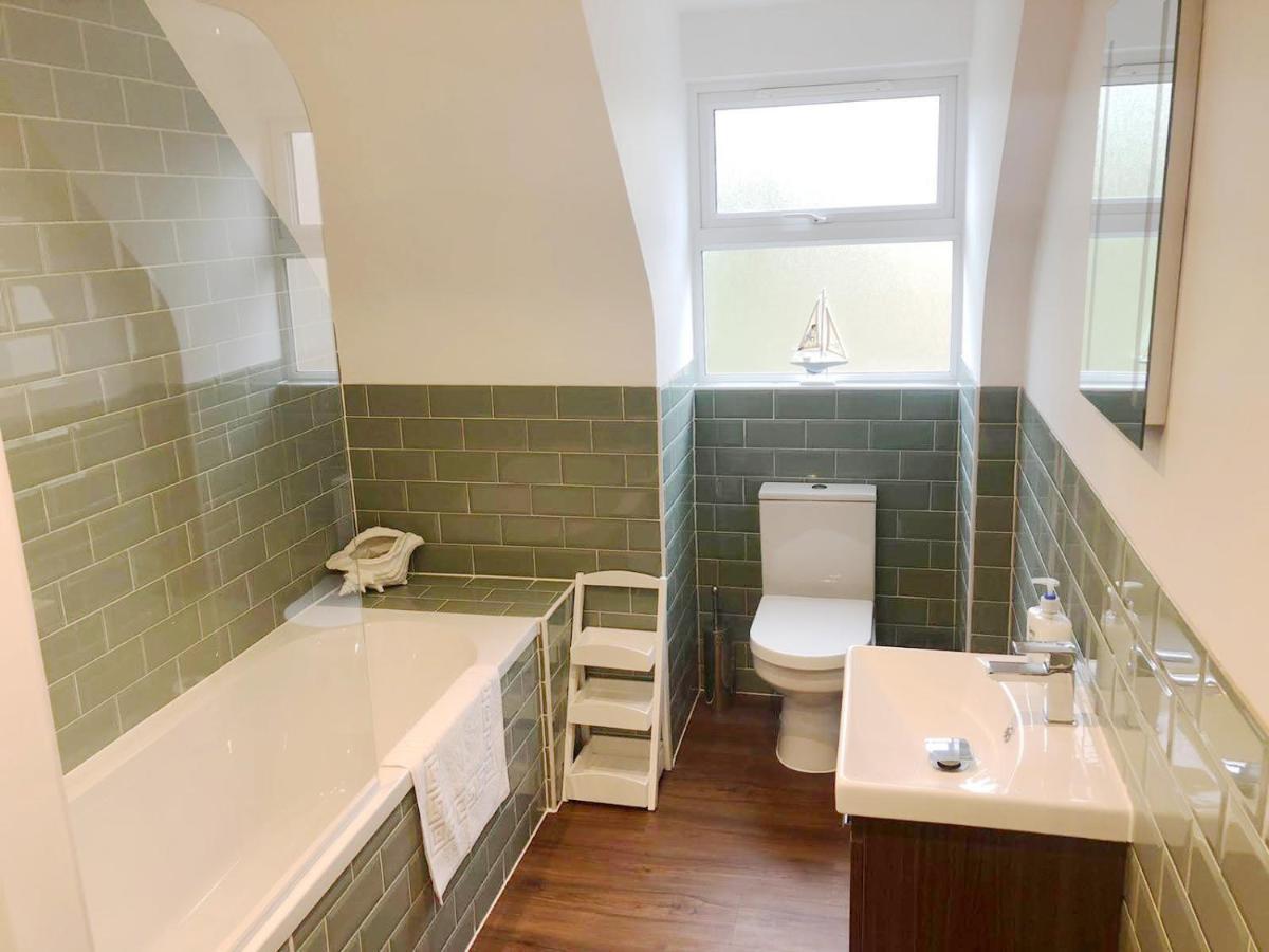 New Family Apartment Walking Distance To The Beach Борнмут Экстерьер фото