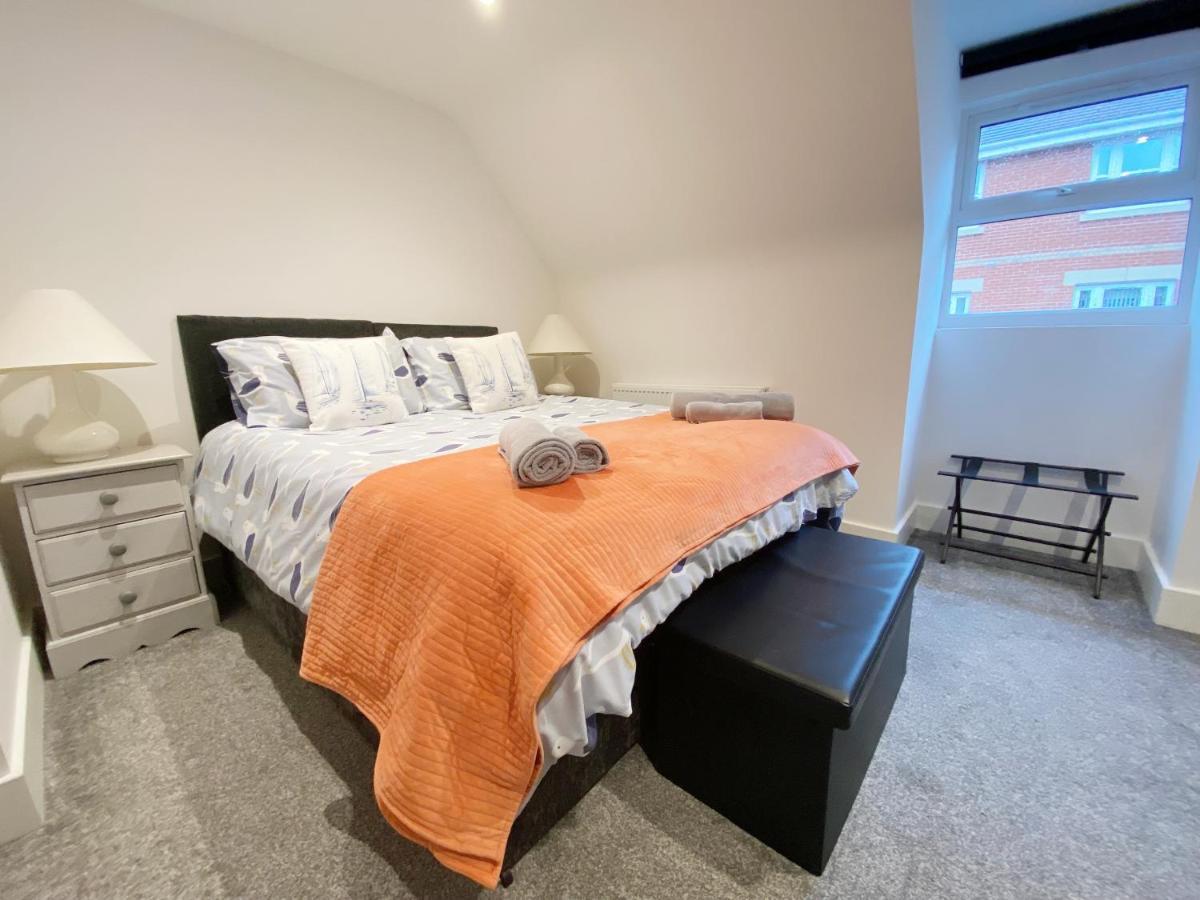 New Family Apartment Walking Distance To The Beach Борнмут Экстерьер фото